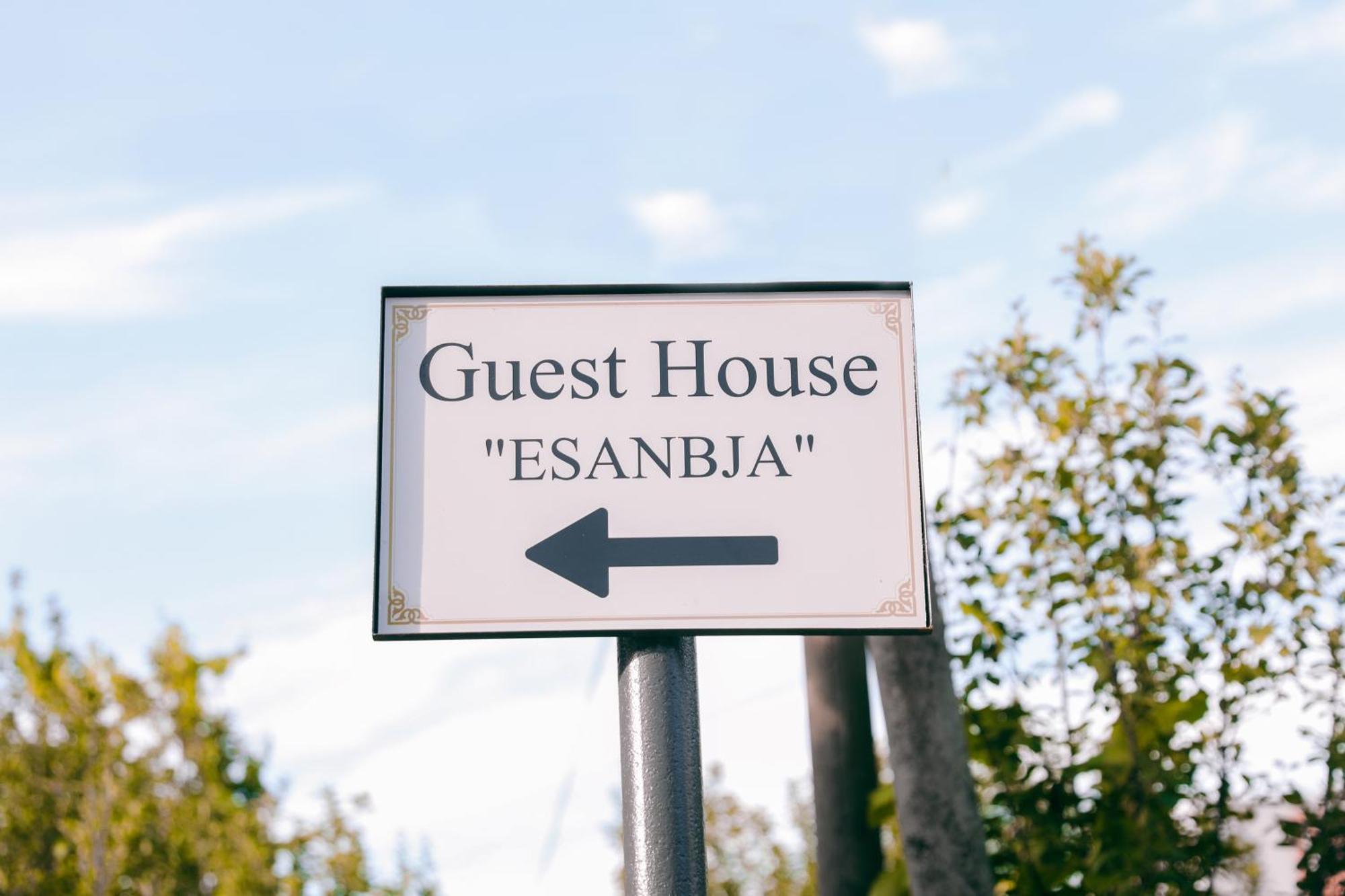Guest House Esanbja Берат Екстериор снимка