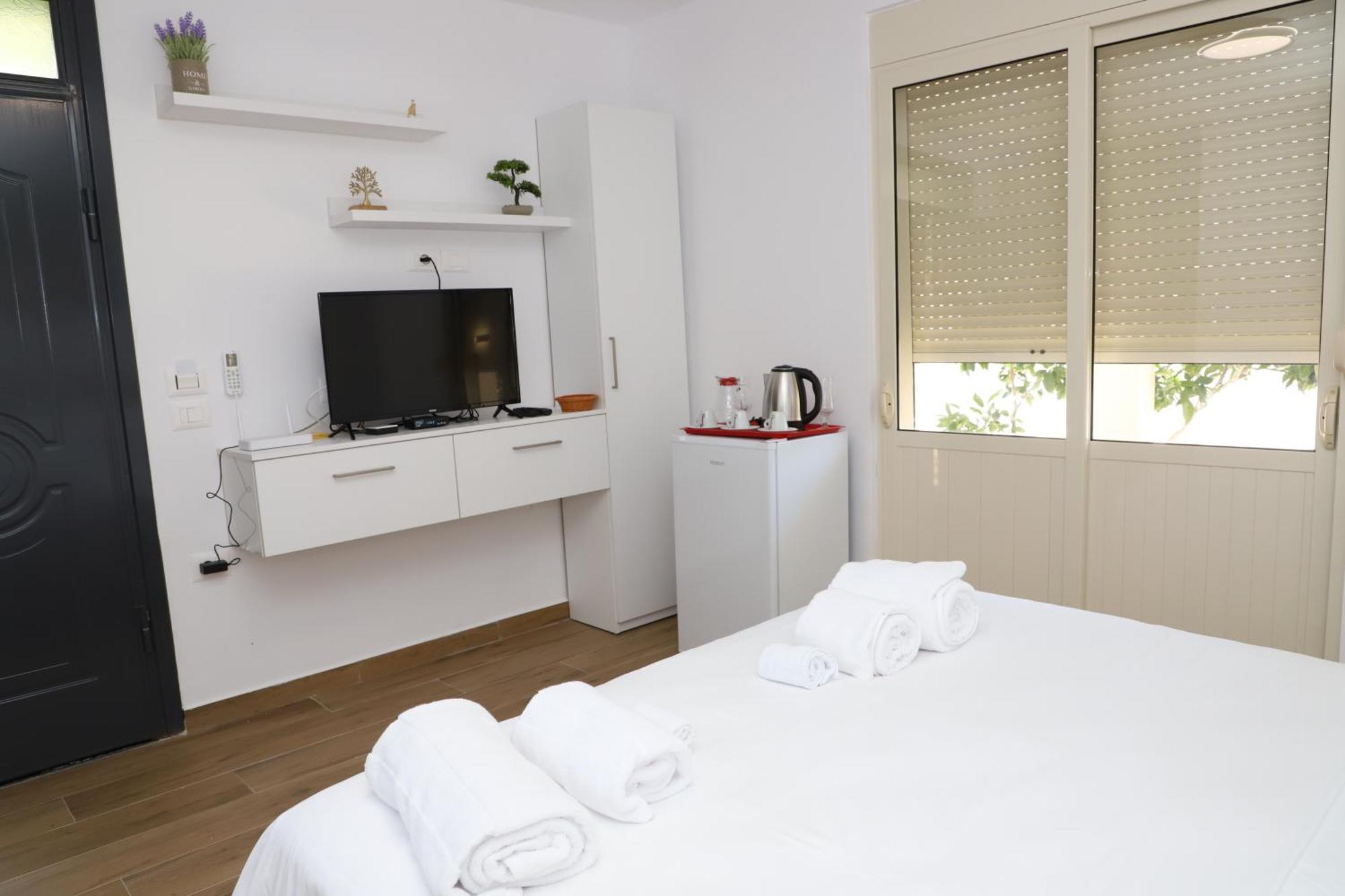 Guest House Esanbja Берат Екстериор снимка