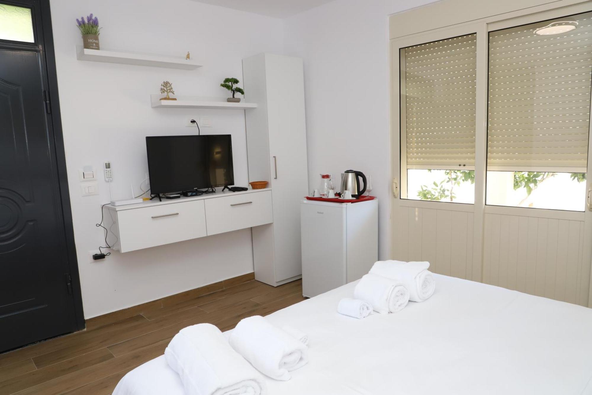 Guest House Esanbja Берат Екстериор снимка