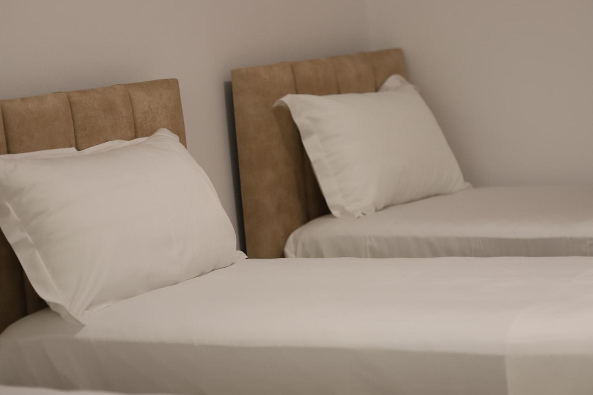 Guest House Esanbja Берат Екстериор снимка
