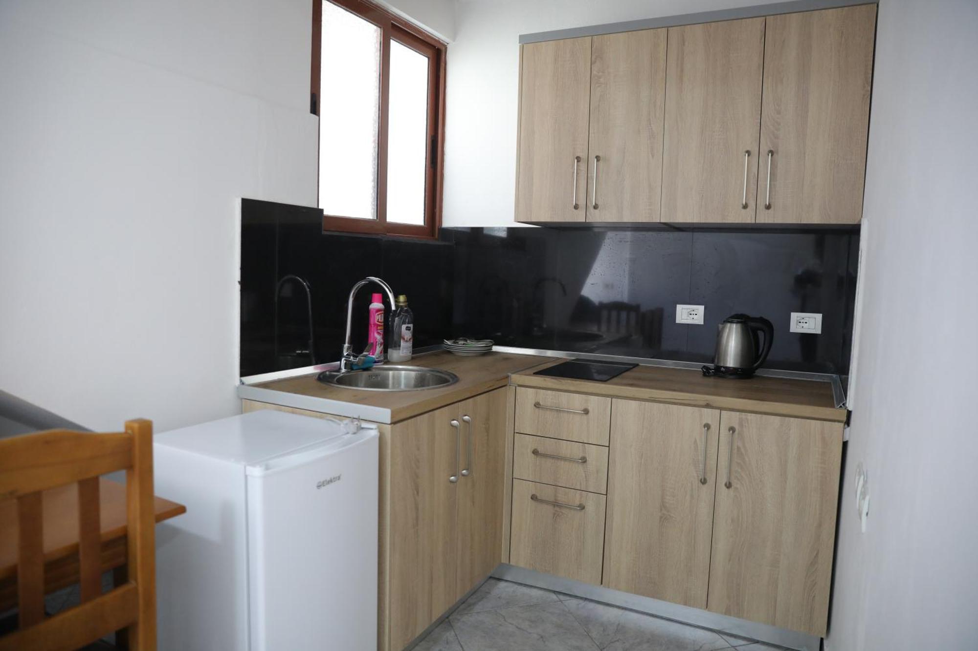 Guest House Esanbja Берат Екстериор снимка